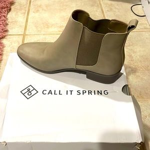 Brand new women’s cassidee booties